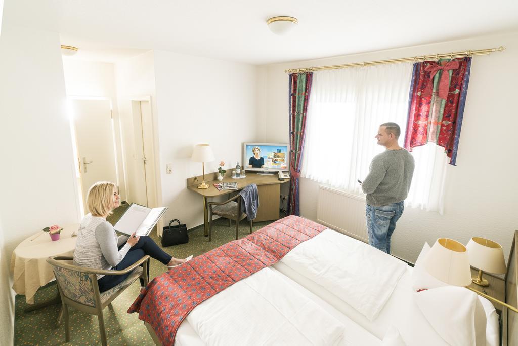 Das Fritz Hotel Schwerin Schoene Lage Im Gruenen Mit Regionaler Kueche Kostenfreien Parkplaetzen Und E Ladestation الغرفة الصورة